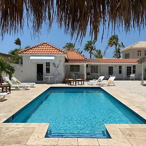 https://tu-casita-en-aruba.comcaribbean.com